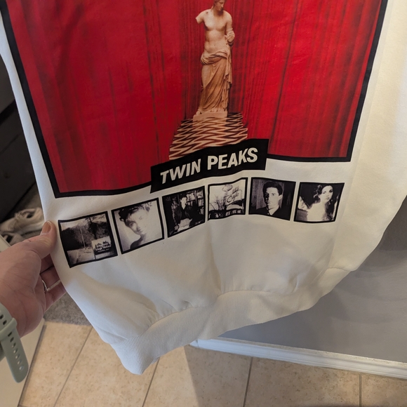 Twin Peaks White Sweatshirt - Picture 4 of 4